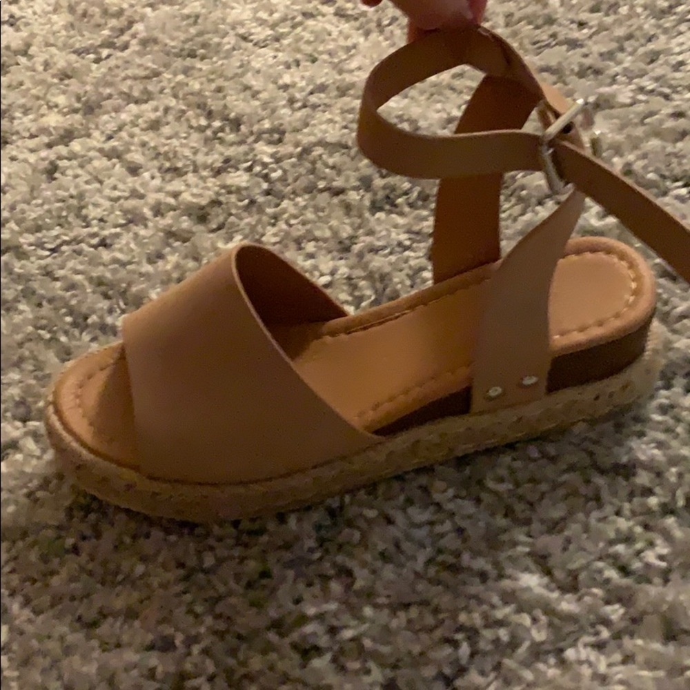 Around the ankle sandals